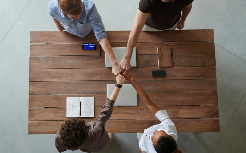 Jak najkorzystniej przejść z etatu na B2B? Kompleksowy poradnik