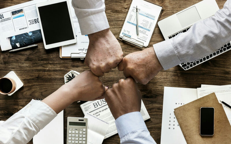 Jak skutecznie motywować pracowników? Sprawdzone metody i przykłady
