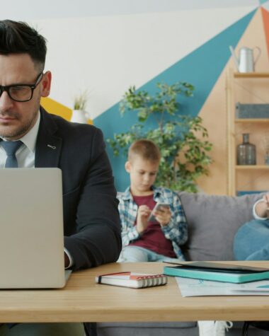 Praca zdalna podatki 2026 – ryczałt za home office i rozliczenie kosztów