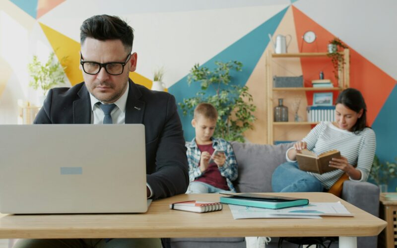Praca zdalna podatki 2026 – ryczałt za home office i rozliczenie kosztów