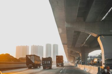 System e-TOLL dla firm — jak działa i ile kosztuje korzystanie z e-TOLL w firmie