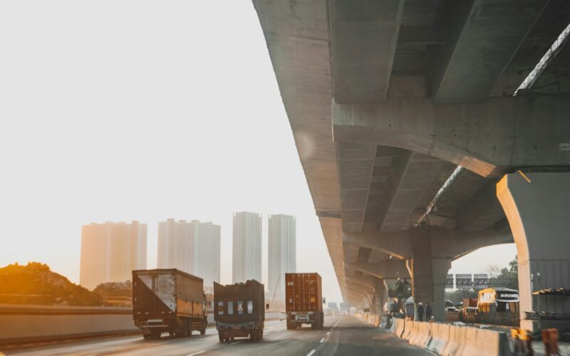 System e-TOLL dla firm — jak działa i ile kosztuje korzystanie z e-TOLL w firmie