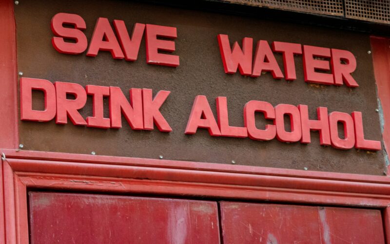 Podwyżka akcyzy na alkohol w 2026 roku – rząd planuje 2,8 mld zł na ochronę zdrowia