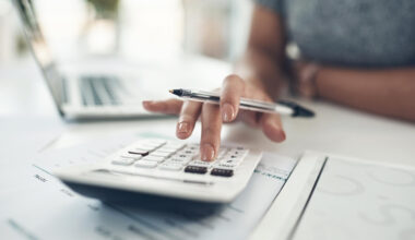 Kiedy firma musi przejść na pełną księgowość? Przewodnik dla przedsiębiorców z Krakowa