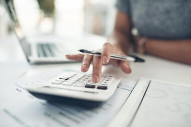 Kiedy firma musi przejść na pełną księgowość? Przewodnik dla przedsiębiorców z Krakowa