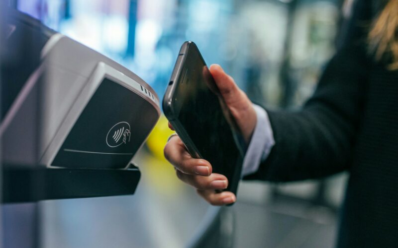 Ustawa o BLIK — koniec z przelewami na zły numer telefonu