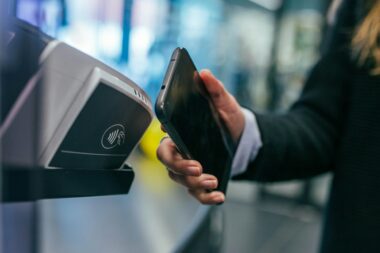 Ustawa o BLIK — koniec z przelewami na zły numer telefonu