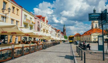 Czek turystyczny 2026 — dopłata 300-600 zł do urlopu. Kto może skorzystać i jak złożyć wniosek?