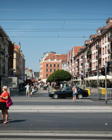 Kobiety będą pracować dłużej? Minister: "nie ma zgody" na taki projekt
