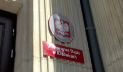 Koniec anonimowości zarobków lekarzy — prezydent podpisał ustawę z PESELem