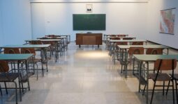 17 tys. wakatów w szkołach przed rokiem szkolnym — brakuje matematyków, polonistów i psychologów