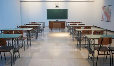 17 tys. wakatów w szkołach przed rokiem szkolnym — brakuje matematyków, polonistów i psychologów