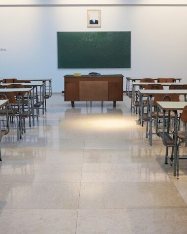 17 tys. wakatów w szkołach przed rokiem szkolnym — brakuje matematyków, polonistów i psychologów