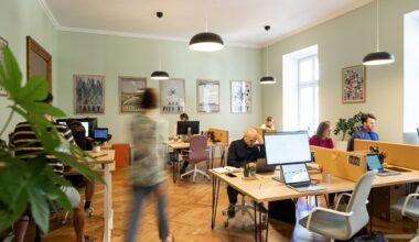 Płace w lipcu wzrosły szybciej niż oczekiwano — programiści przed górnikami, kto zarabia najmniej