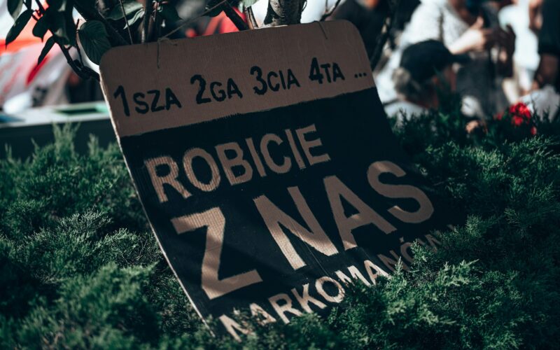 Płace realnie rosną najwolniej od 2023 roku — z 516 zł podwyżki zostaje 150 zł